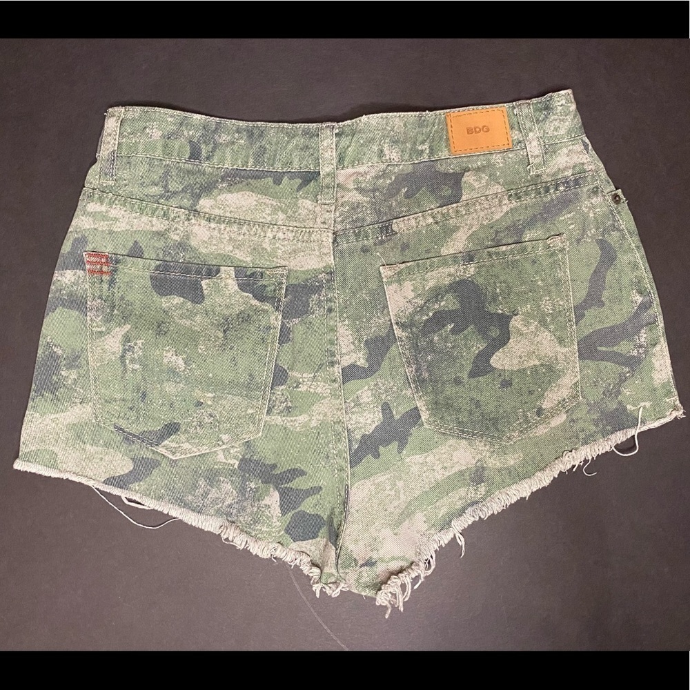 BDG Urban Outfitters Camo Dree High Rise Jean Denim Shorts 28 cutoff - Picture 5 of 7